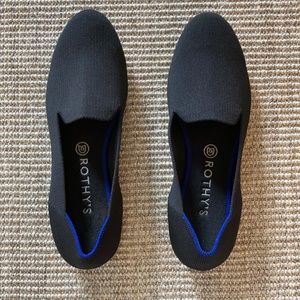 Size 10.5 black Rothy’s flats